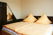 Doppelzimmer mit Doppelbett
