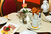 Frühstückstisch eingedeckt